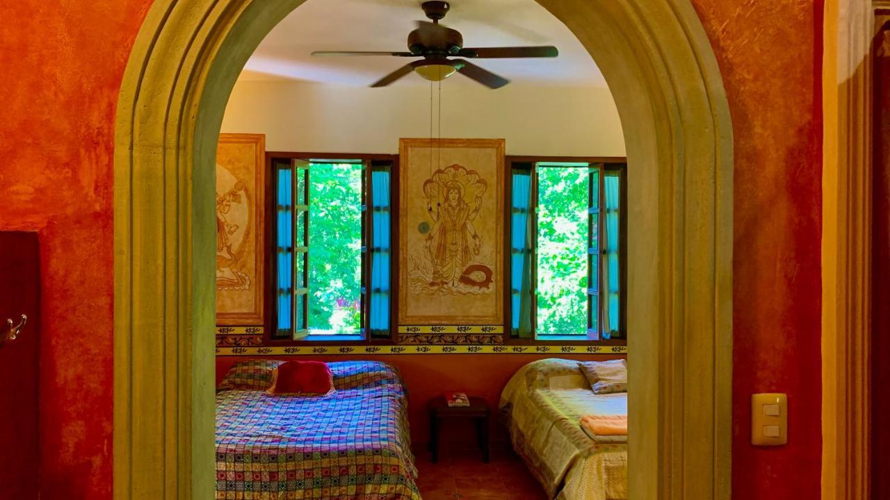 Gardenhotel Macan Che B&B อิซามาล ภายนอก รูปภาพ