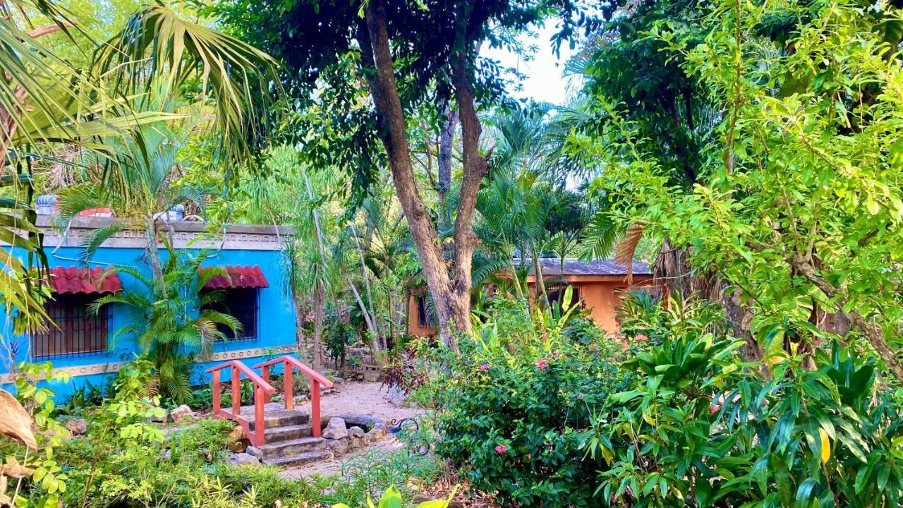 Gardenhotel Macan Che B&B อิซามาล ภายนอก รูปภาพ