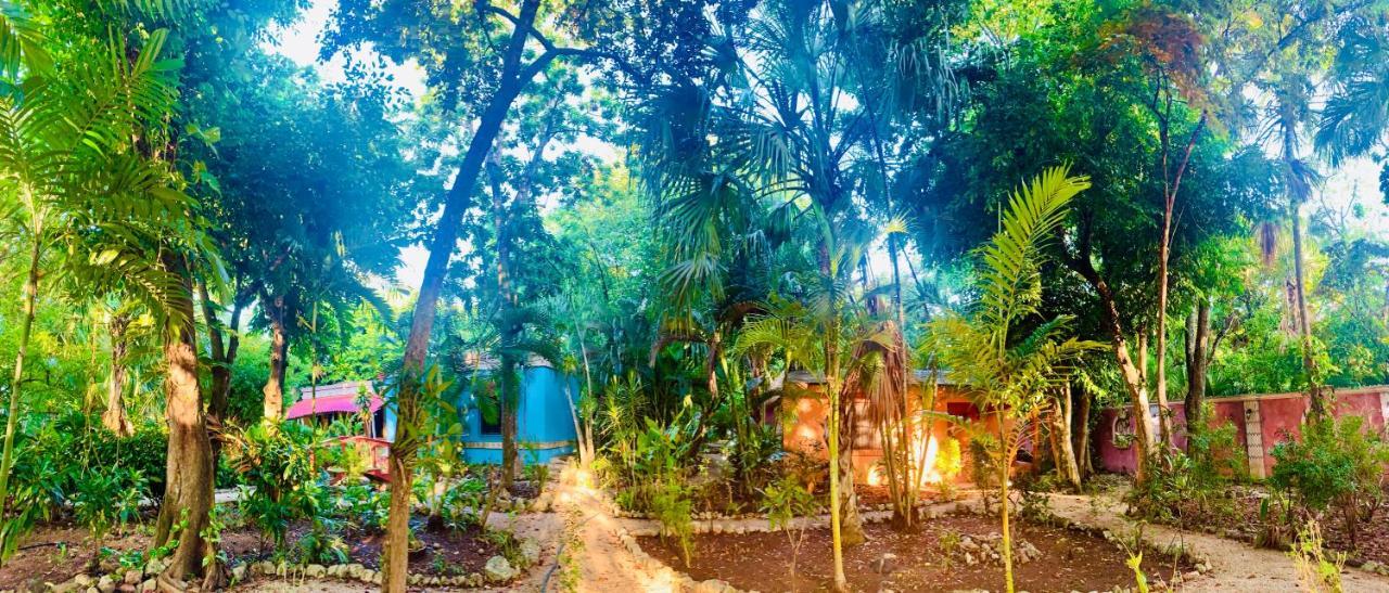 Gardenhotel Macan Che B&B อิซามาล ภายนอก รูปภาพ