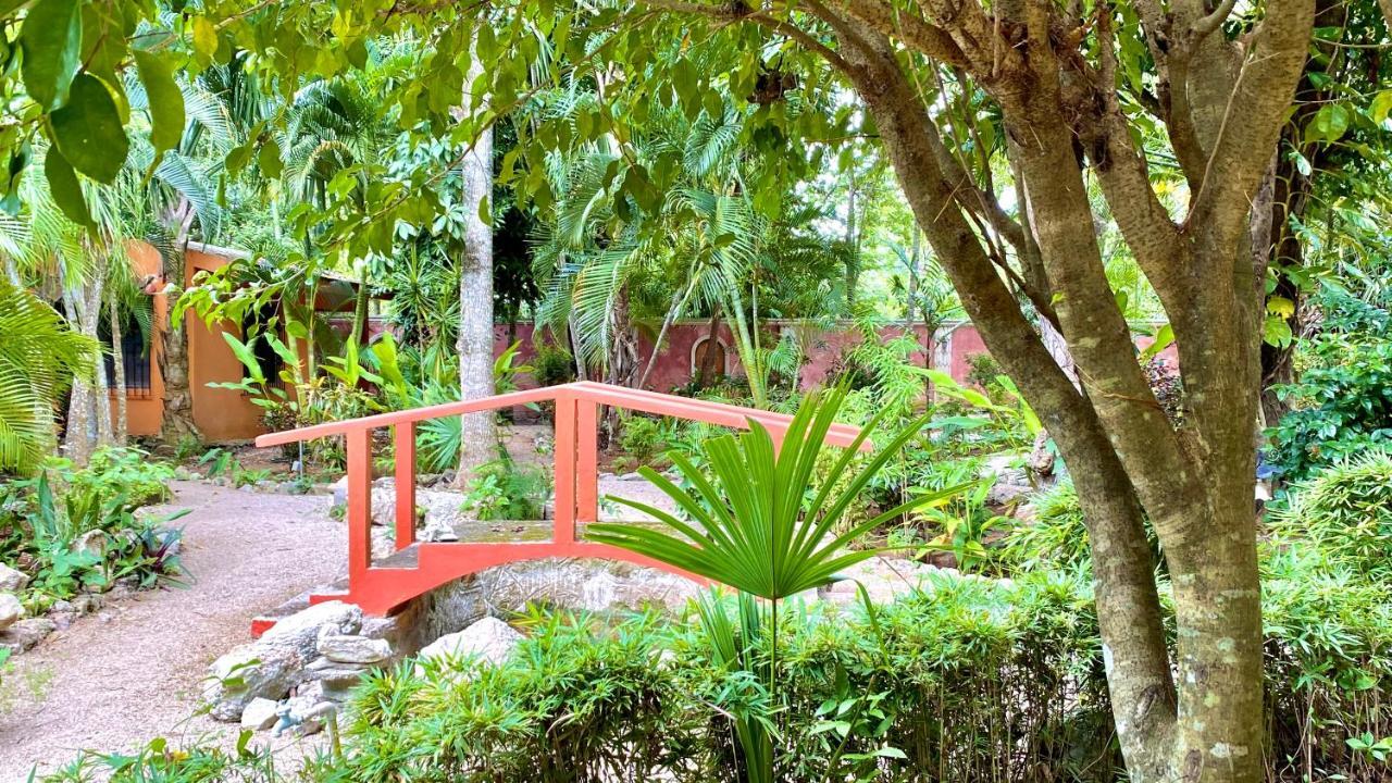 Gardenhotel Macan Che B&B อิซามาล ภายนอก รูปภาพ