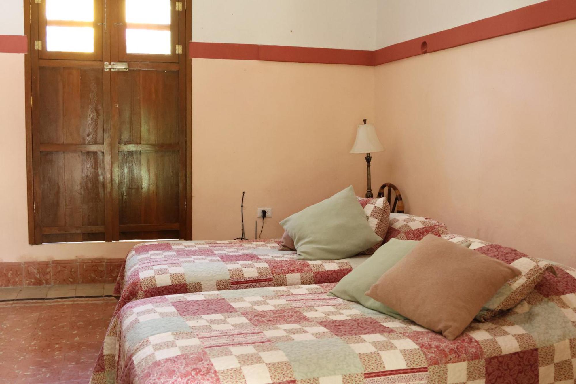 Gardenhotel Macan Che B&B อิซามาล ภายนอก รูปภาพ