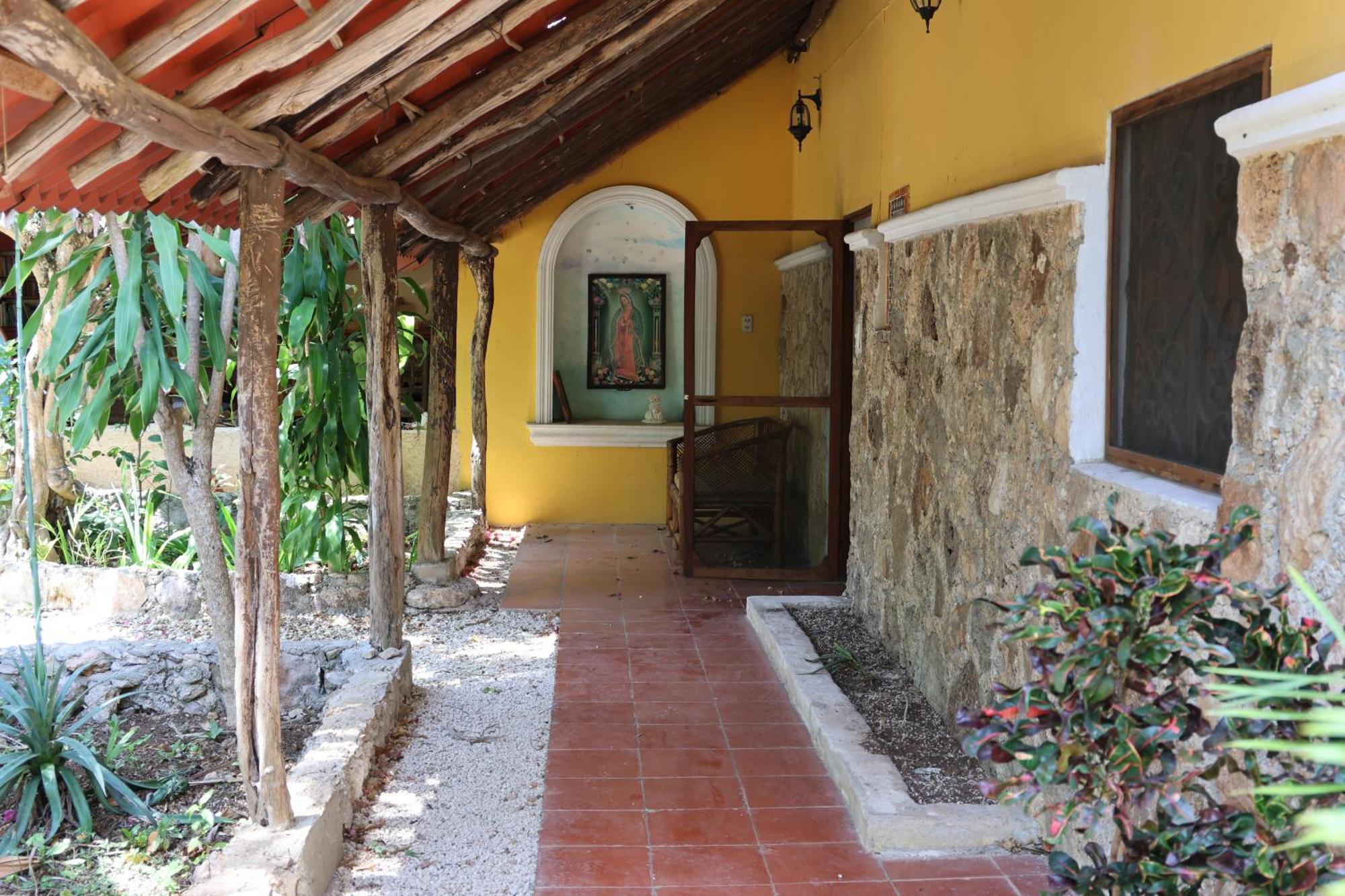 Gardenhotel Macan Che B&B อิซามาล ภายนอก รูปภาพ